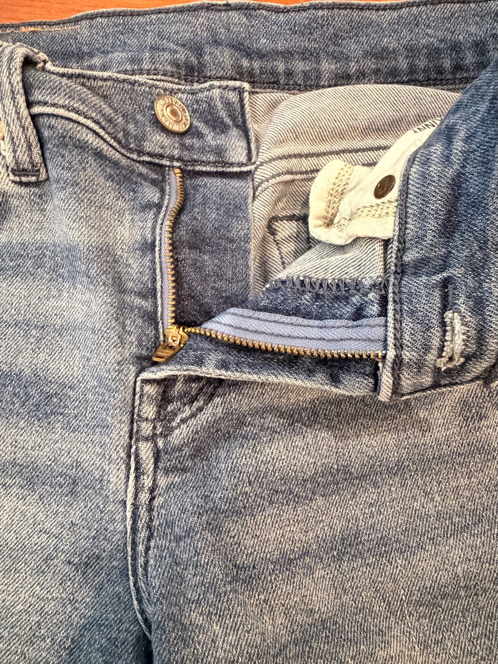 7 For All Mankind Women’s Light Blue Skinny Ankle Jeans Distressed Size 27 - Picture 8 of 9